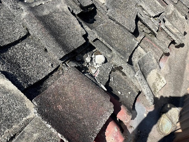 甲府市　雨漏れ　セメント瓦　葺き替え工事